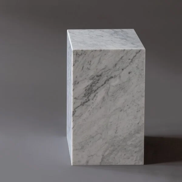 Приставной столик Carrara 30 из натурального мрамора_1