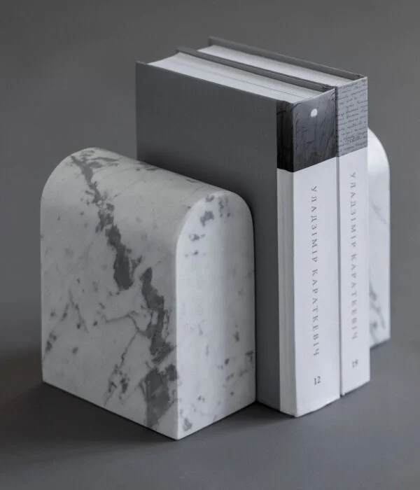 Ограничитель для книг Filo из мрамора Carrara_2