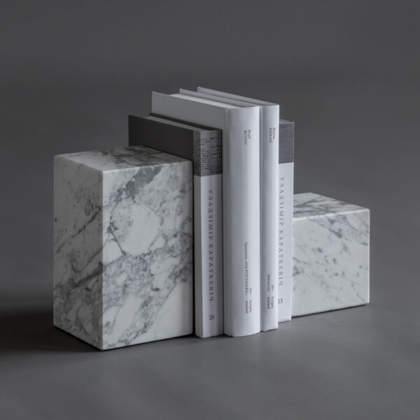 Держатель для книг Cube из мрамора Carrara_1